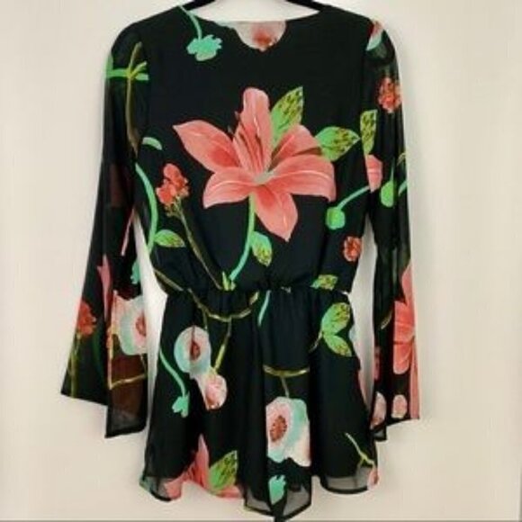 Leith floral short faux wrap romper extra small FINAL CLEARANCE PRICE $10 - Picture 4 of 8
